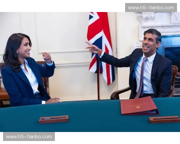 卢克尼奥与卡利：一场穿越时空的对话，探索人性的无限可能